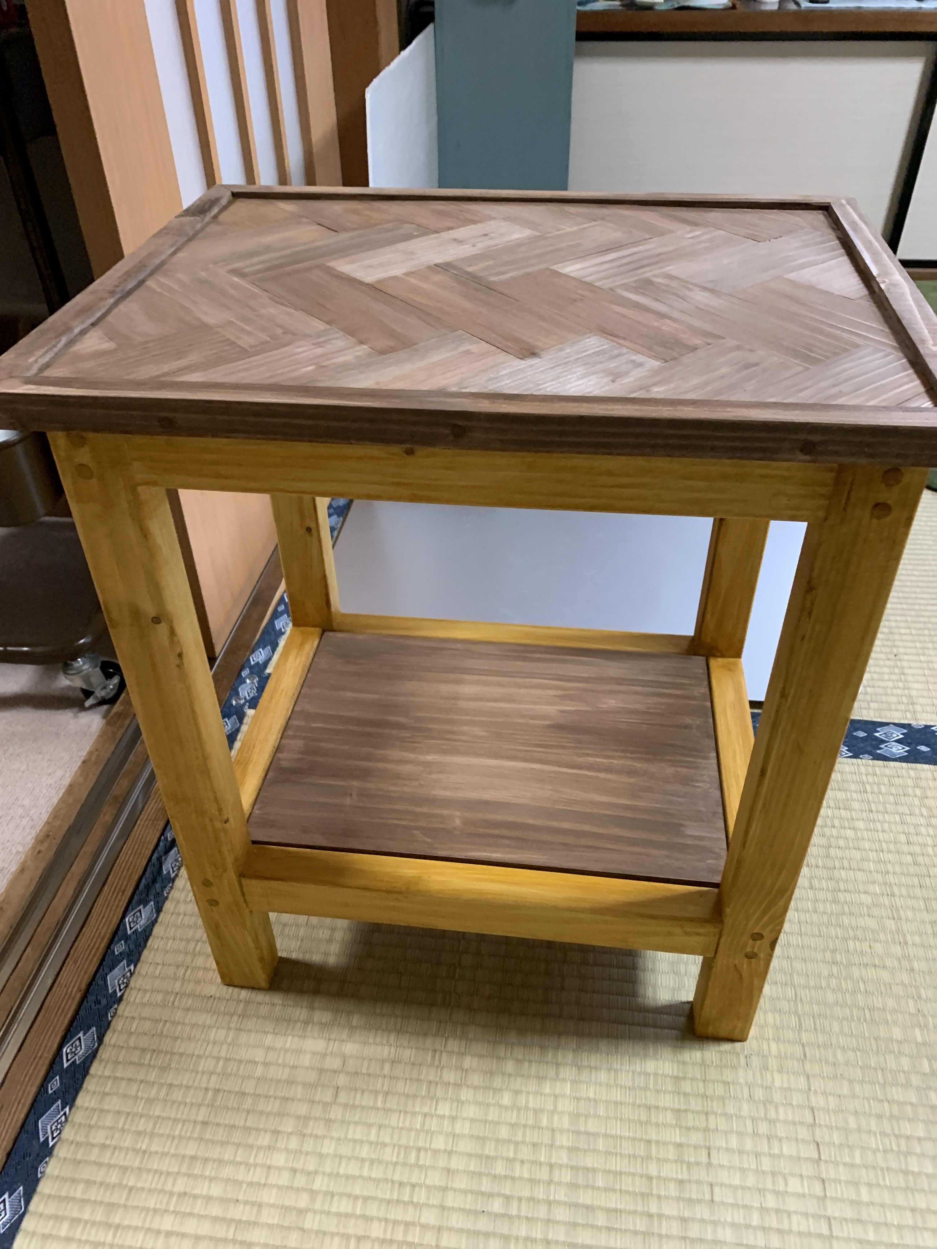 ヘリンボーンサイドテーブル | CAINZ DIY Square