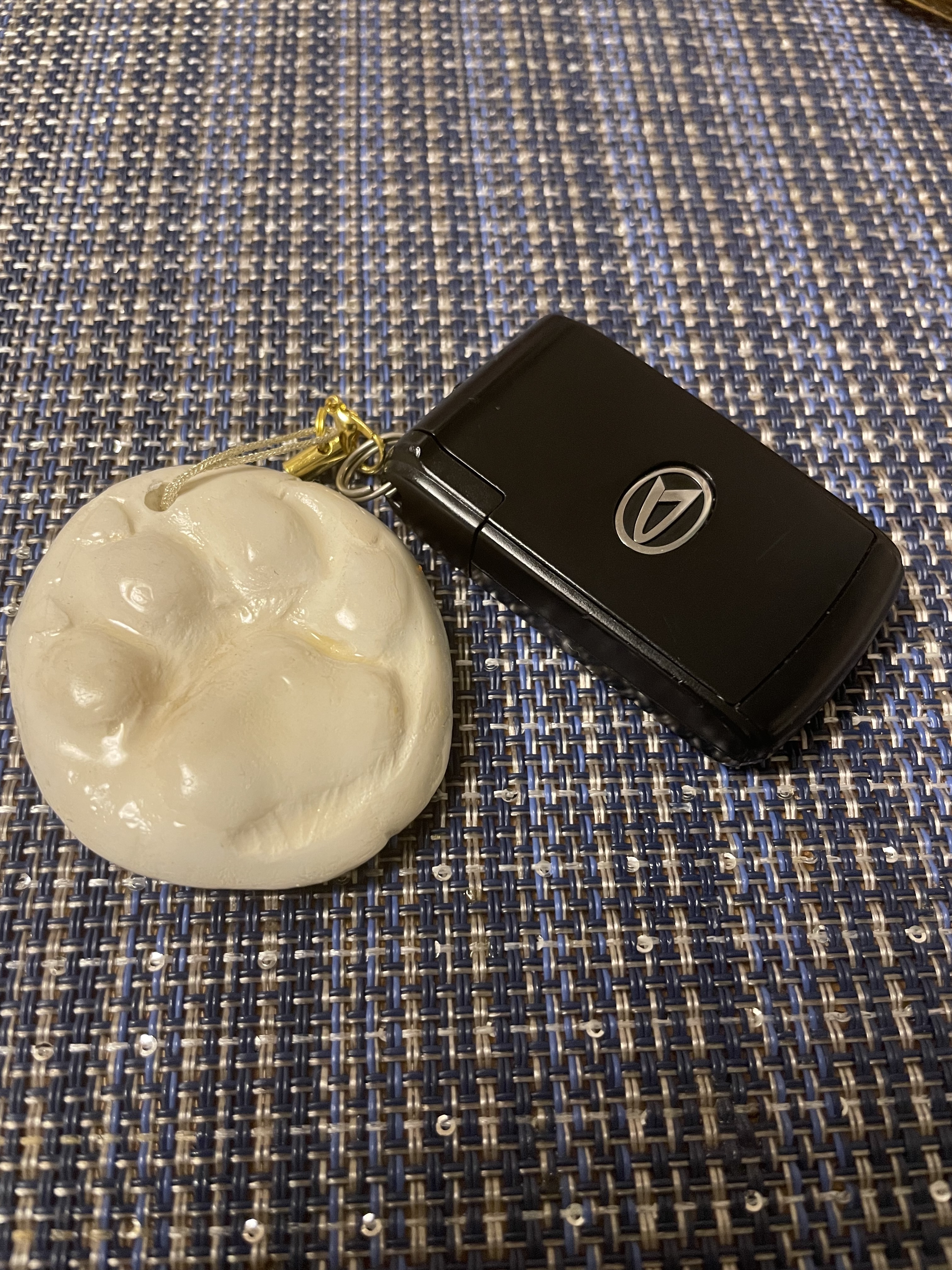 実物大肉球キーホルダー