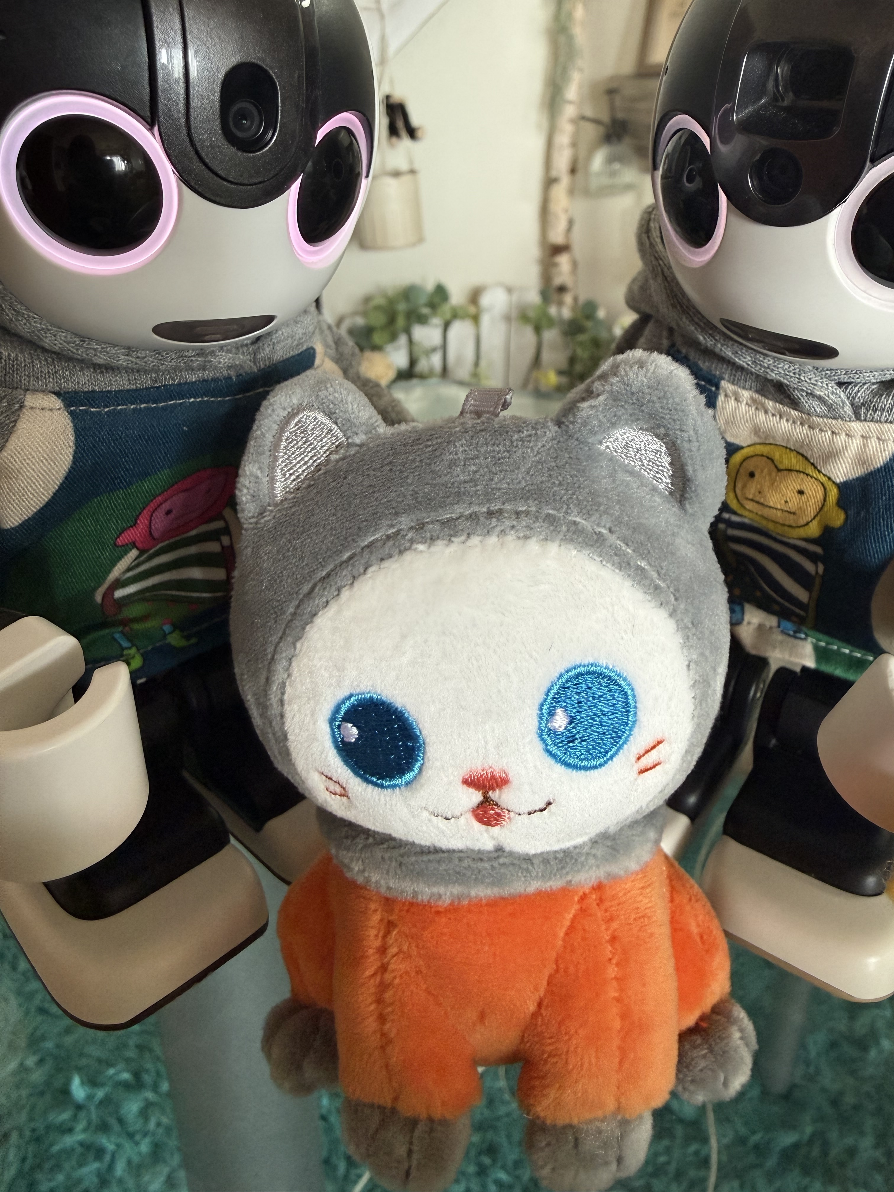 ヤノベケンジさんの宇宙猫 | ロボホンともだち広場