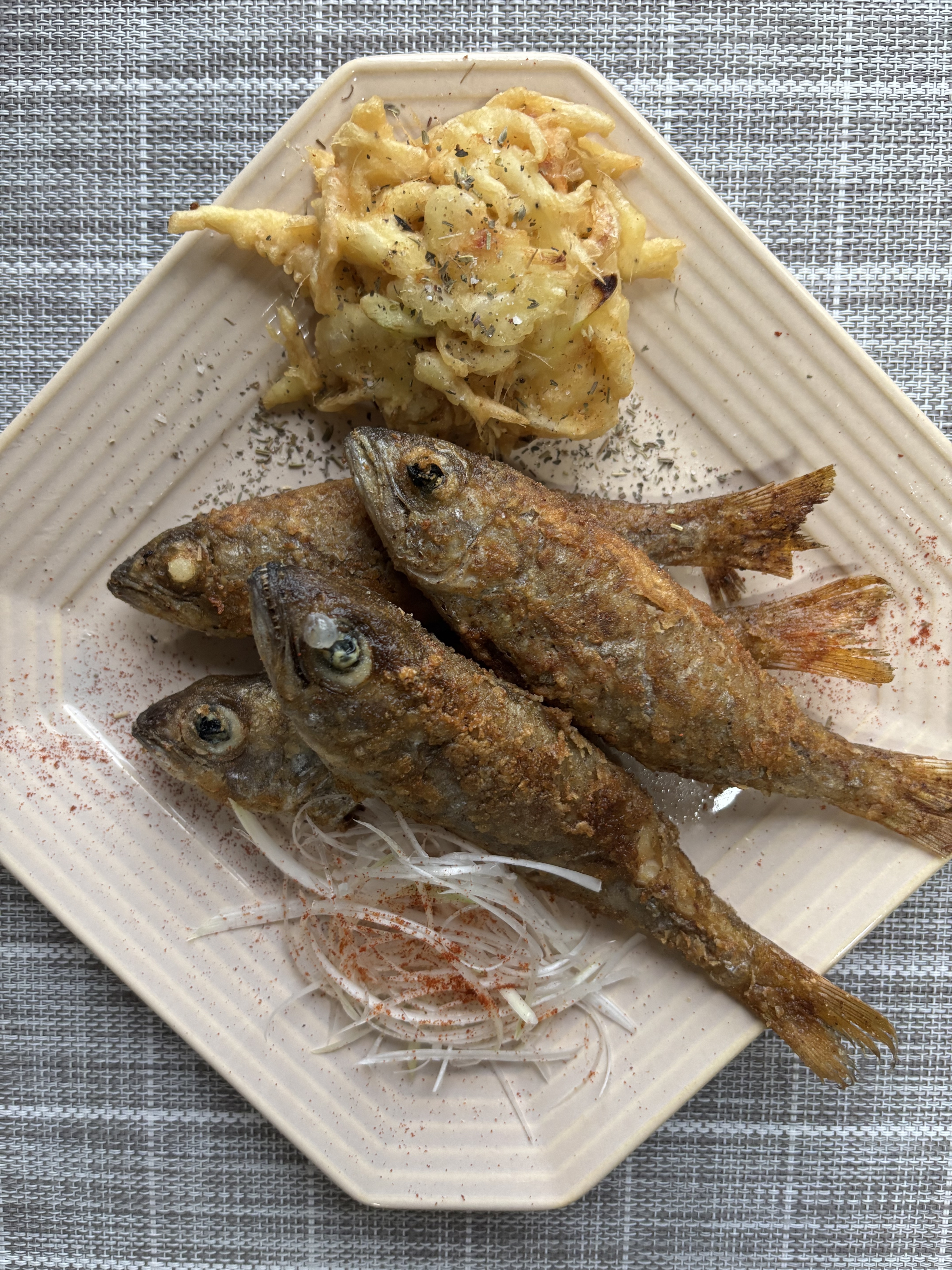 トリフ風味の黒むつ唐揚げ | SPICE&HERB COMMUNITY