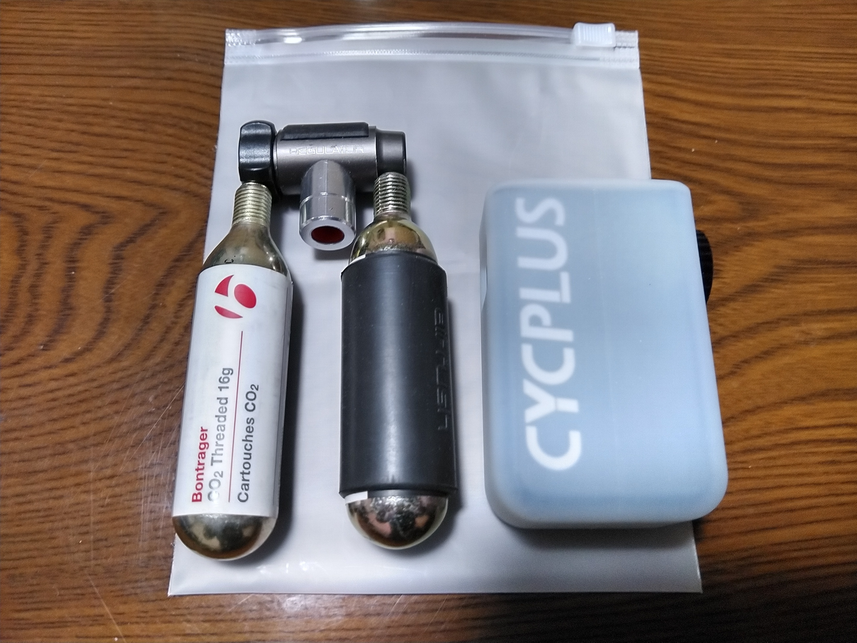 【新品同様】CYCPLUS AS2 Pro 携帯ポンプ 空気圧表示あり CYCPLUS サイクプラス AS2 PRO ブラック 携帯電動ポンプ : サイ