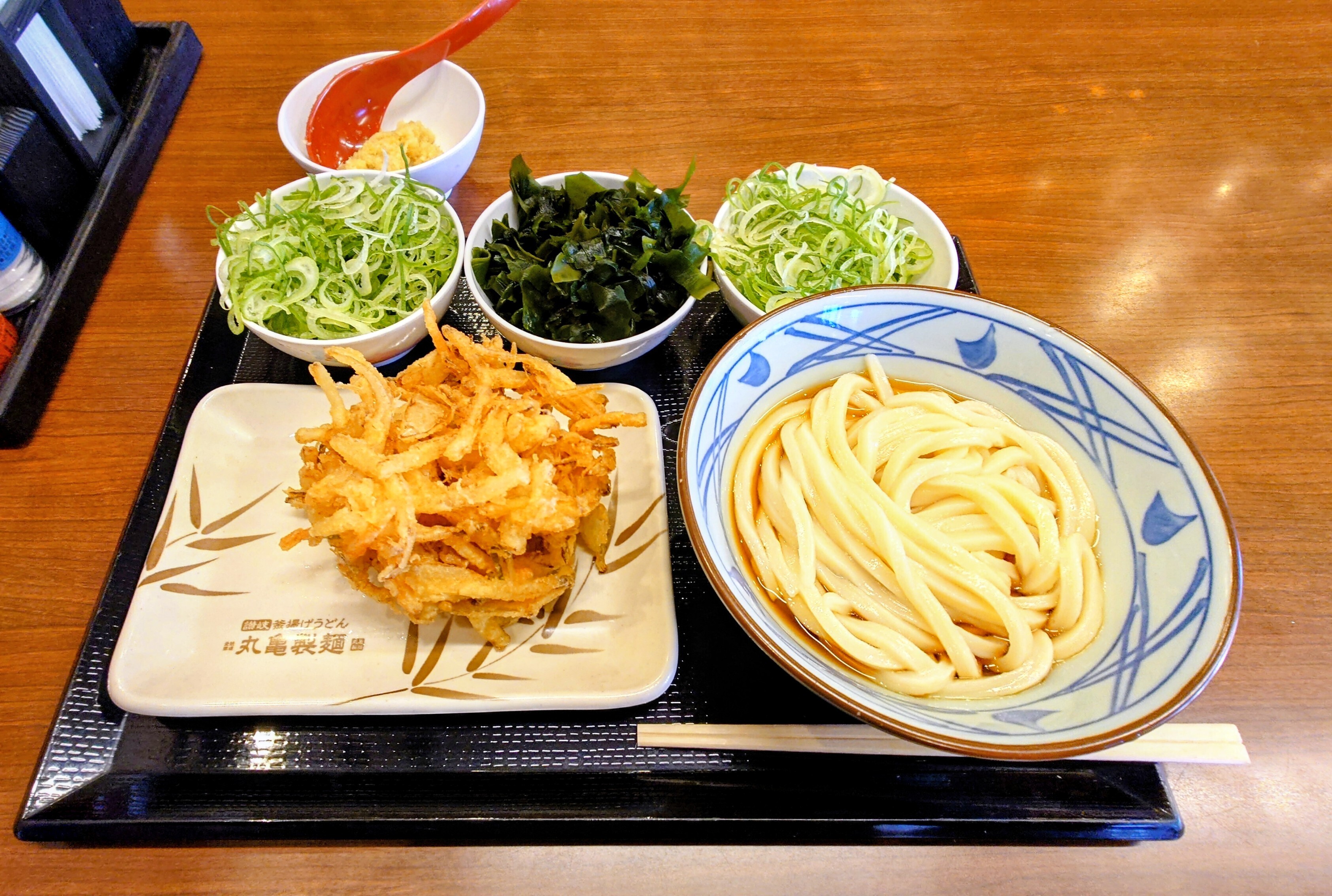 冷ぶっかけ並・野菜かき揚げ | 丸亀製麺Mochi-Mochiクラブ​
