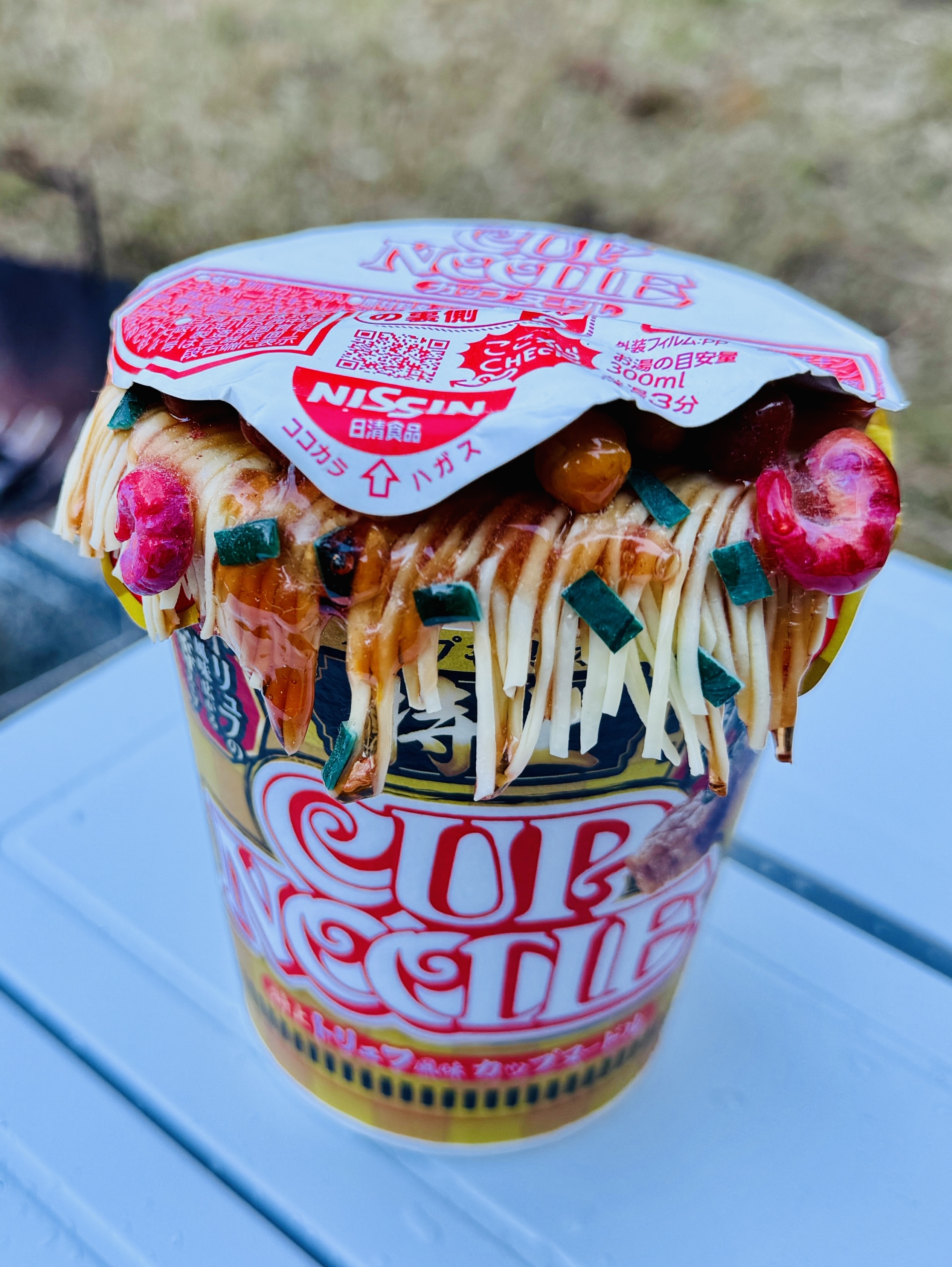 インスタント食品のフタ カップヌードル蓋押さえ | DAISOの輪