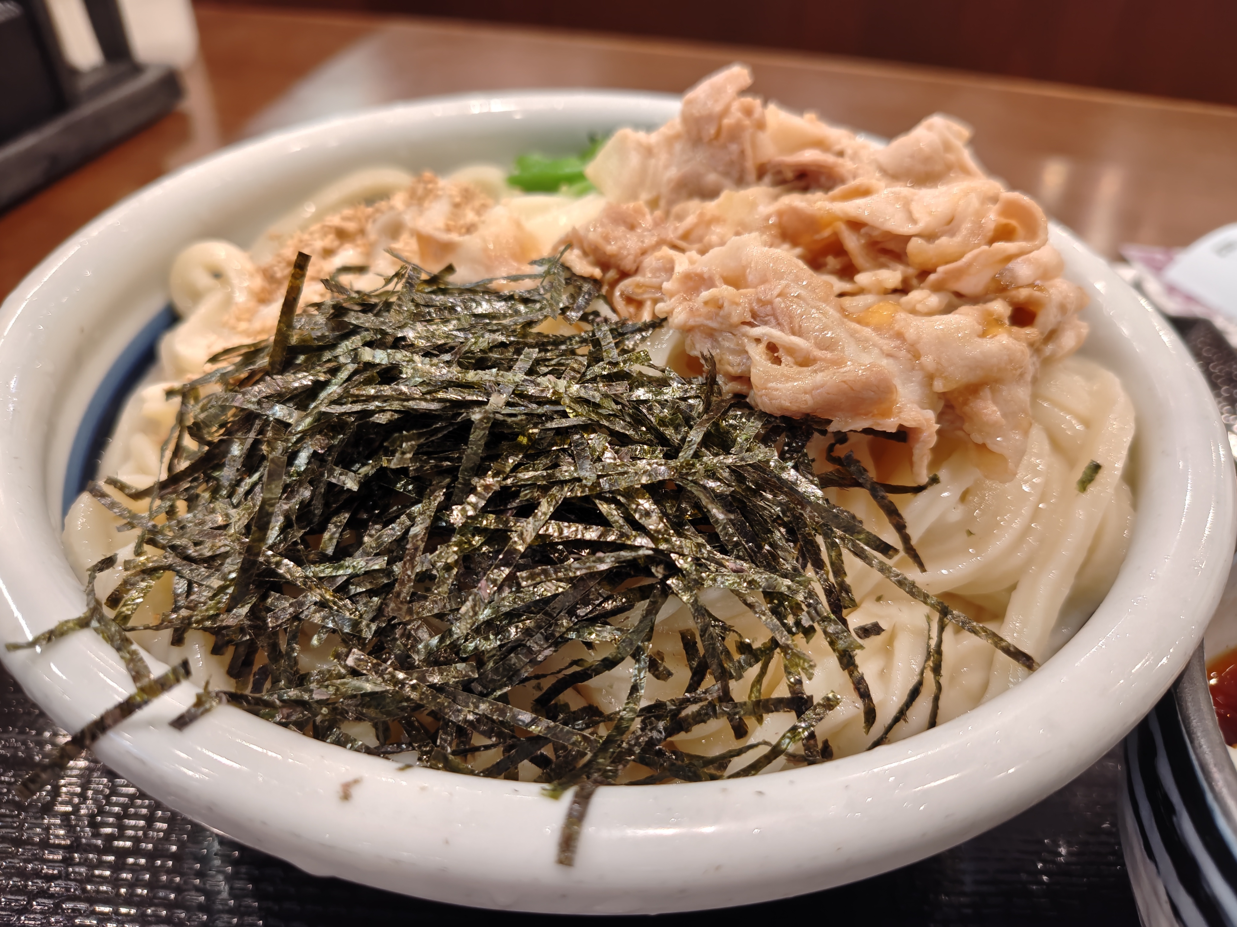 旨辛🌶️豚つけ汁うどん3玉! | 丸亀製麺Mochi-Mochiクラブ​