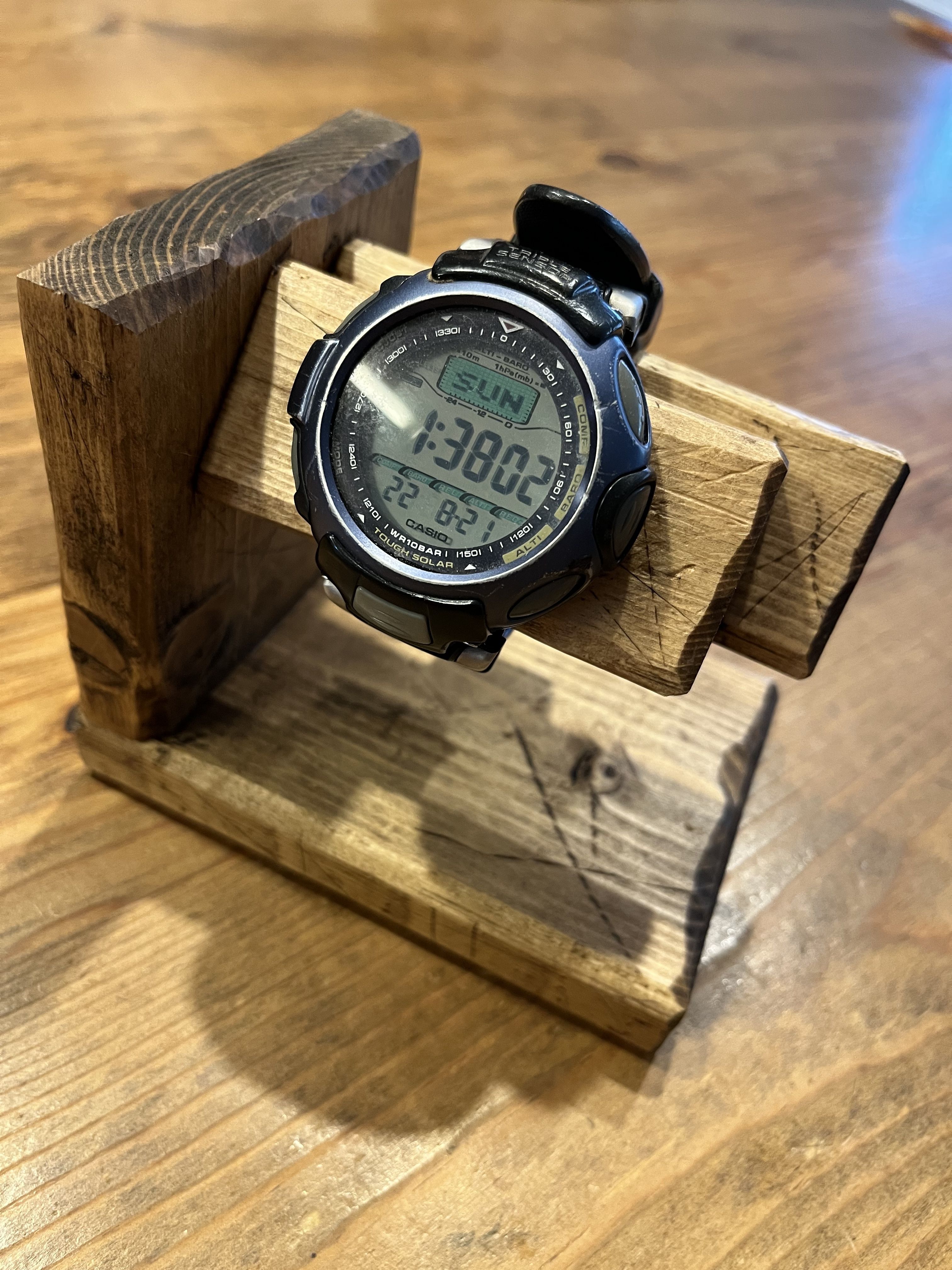 夏のDIY2022【腕時計スタンド・シングル | CAINZ DIY Square