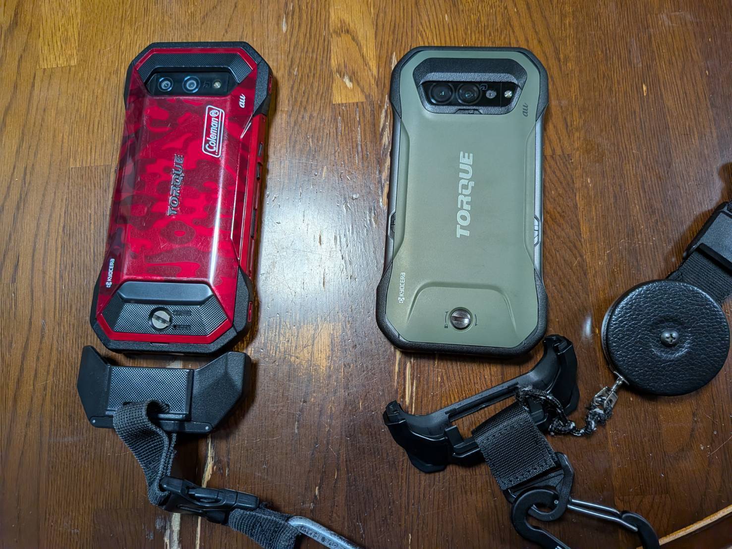 au TORQUE 5G パラコード付きハードホルダー　絶版 アクセサリー・オプション | TORQUE® 5G | 製品情報 | スマートフォン