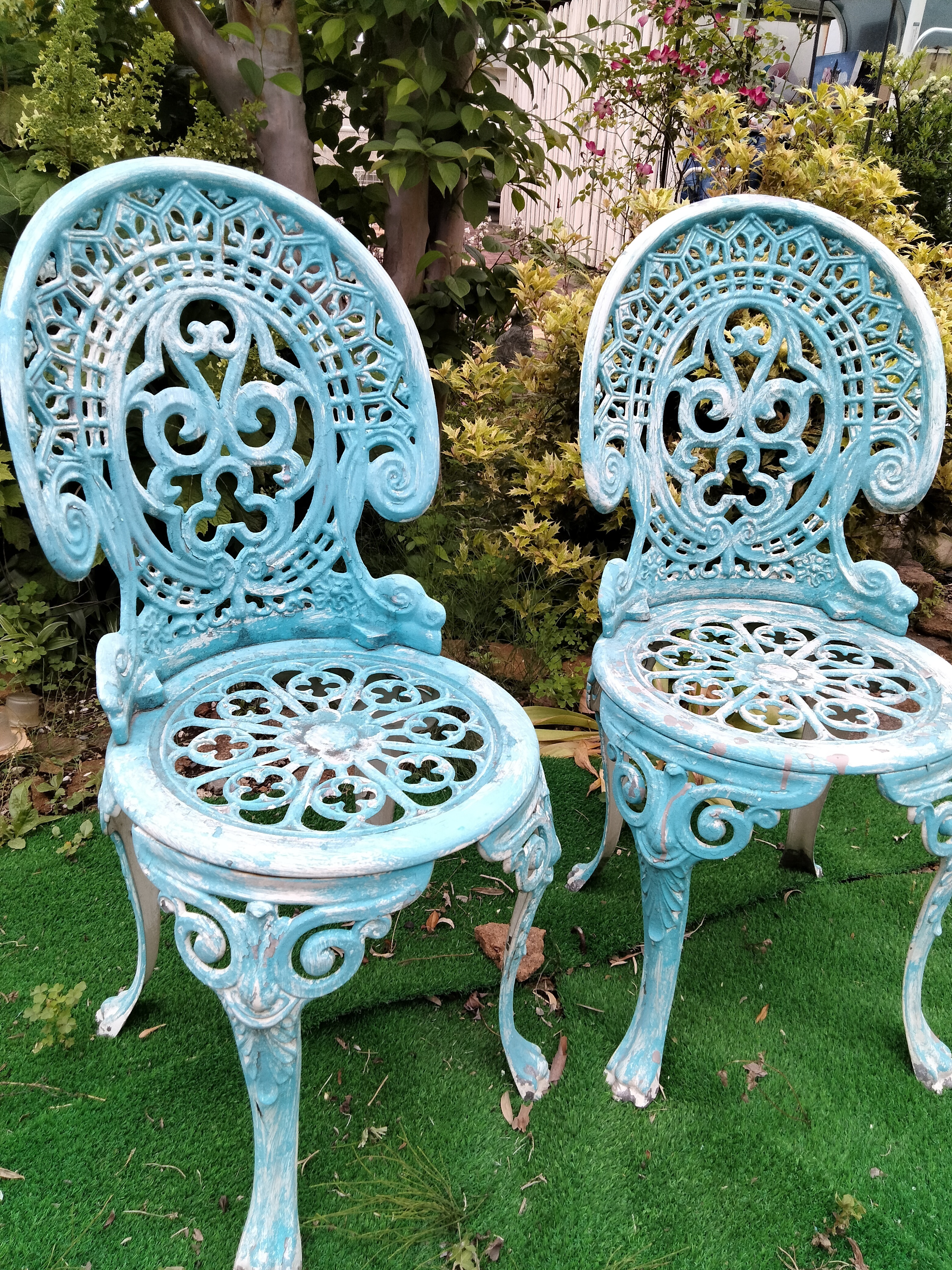 青い金属製ガーデンチェア アンティーク 金属製チェア/古道具