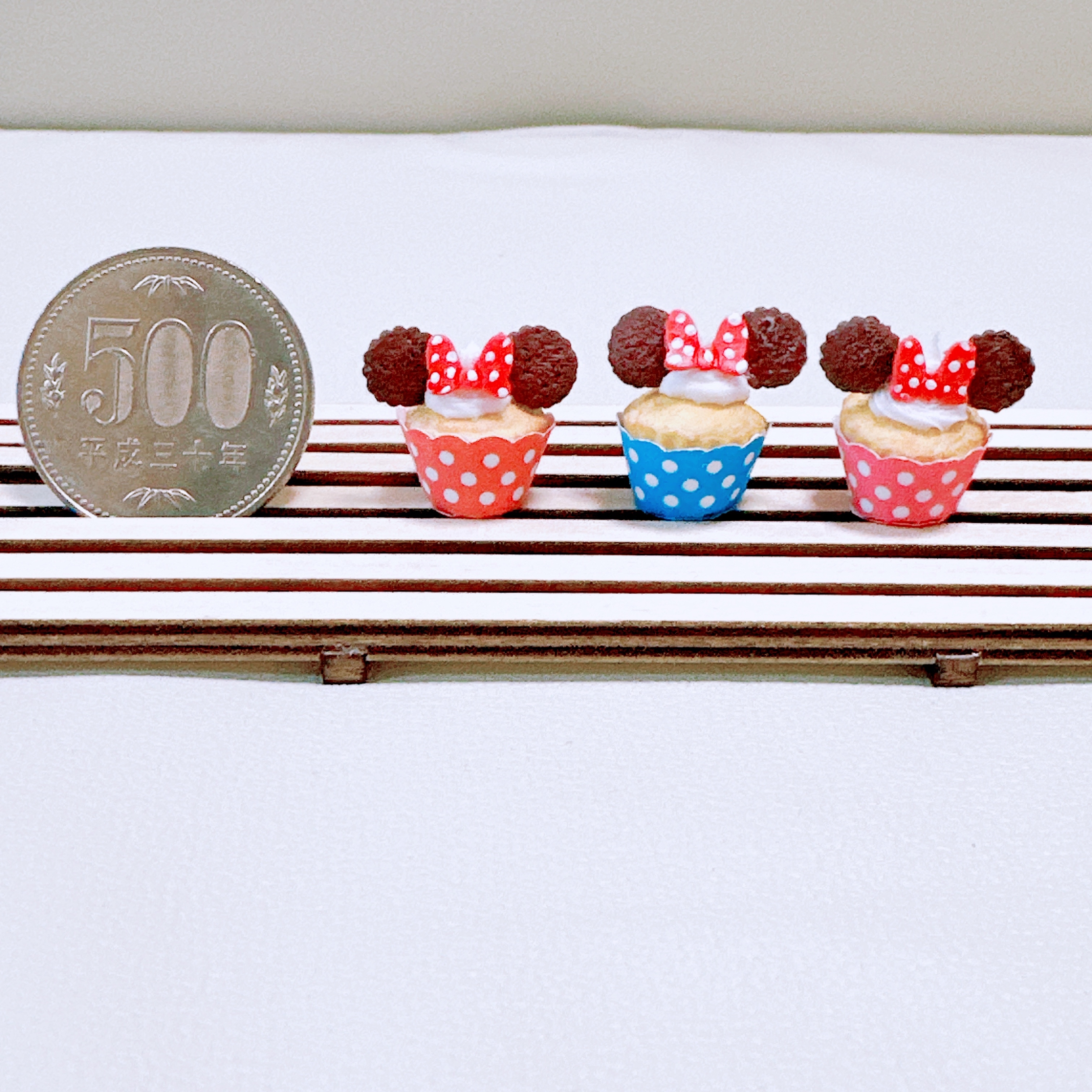 ディズニーミニチュアフード・ミニーのカップケーキ | CAINZ DIY Square