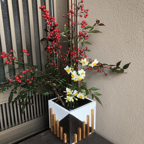 玄関前にプランターを置いて、ナンテンを生けました | CAINZ DIY Square