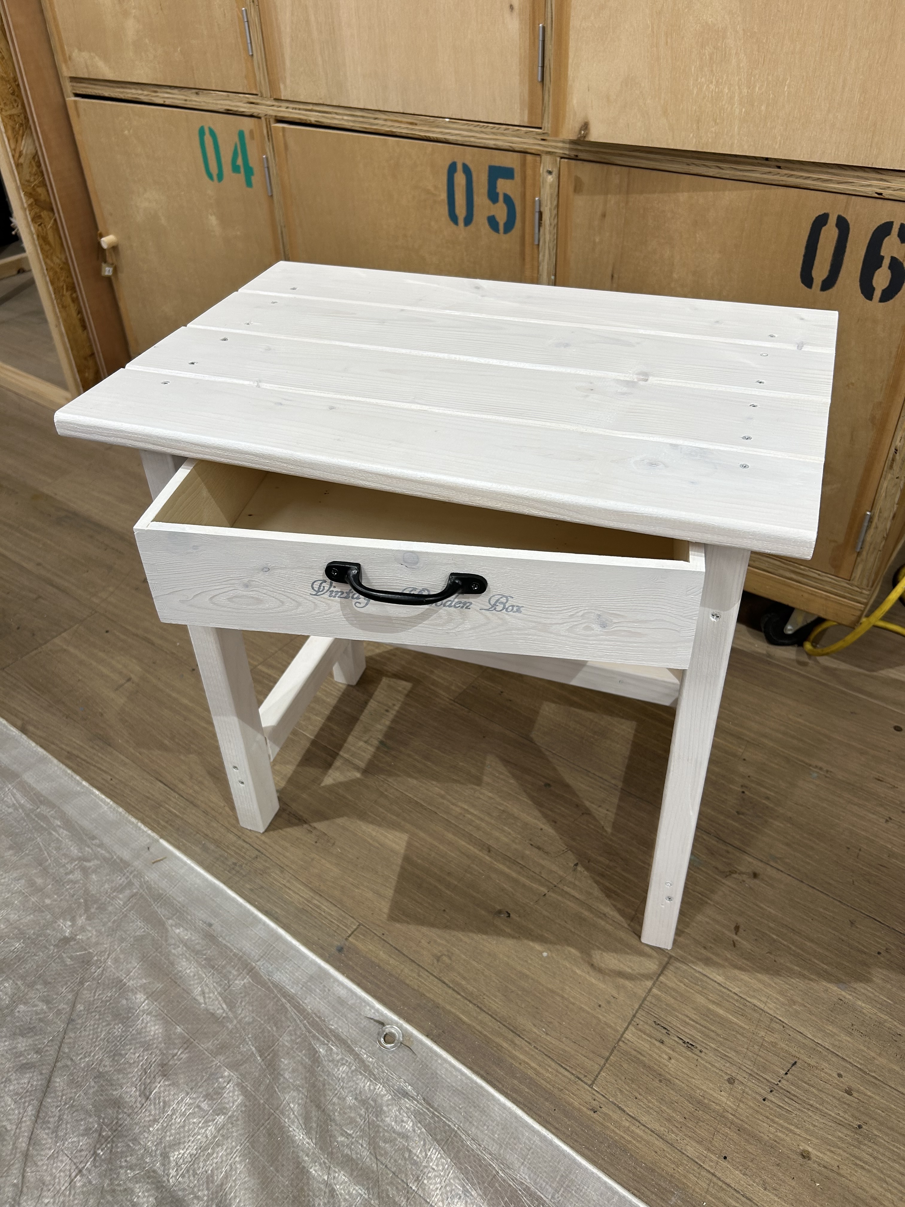 引出し付きサイドテーブル | CAINZ DIY Square