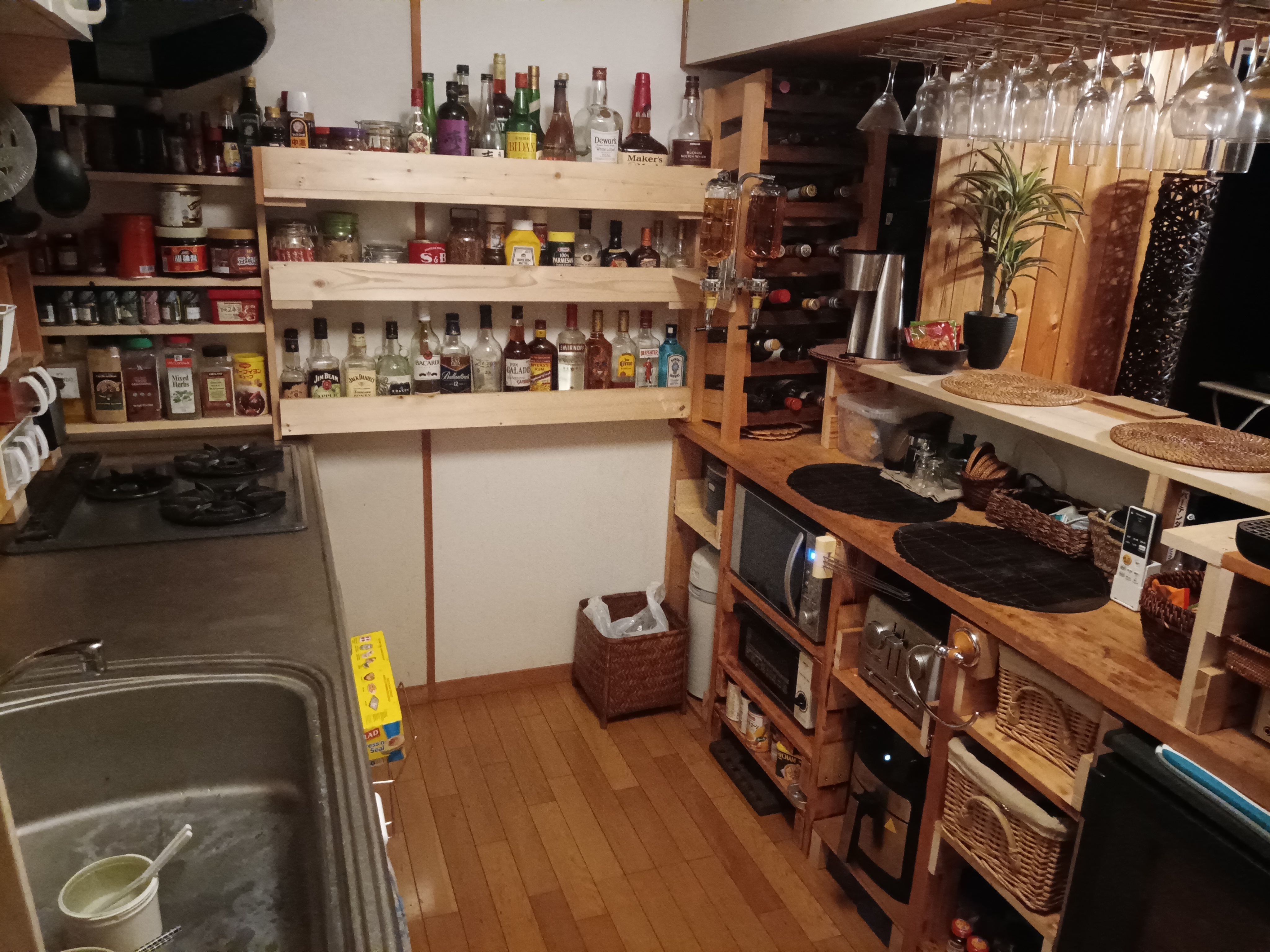 キッチン棚　オカモチをワイン箱て改造 8526c079-09ef-4e26-86d9-