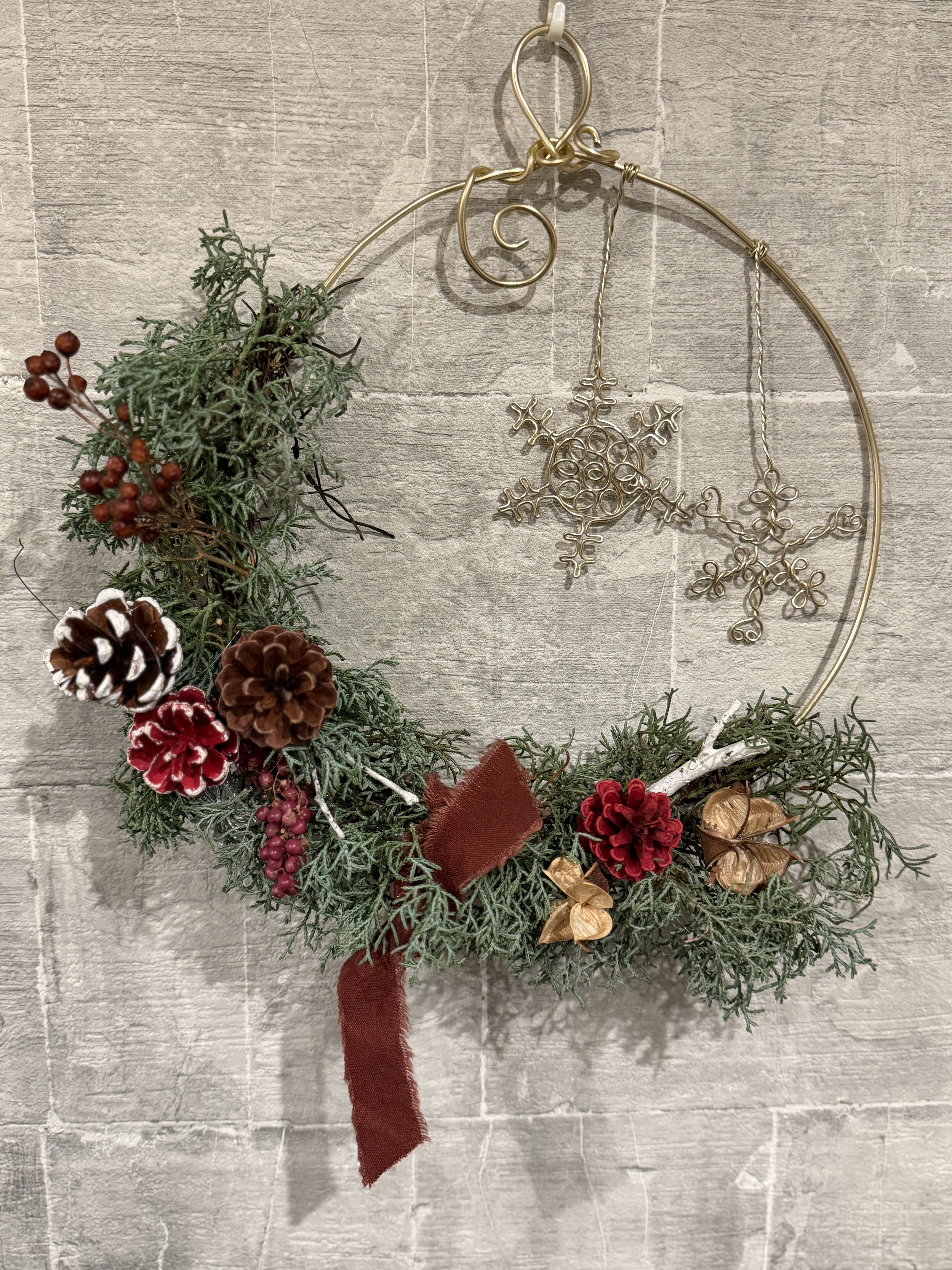 no.049 寒明けの南天　アイスブルーターコイズ　のリース　一点物 no.049 寒明けの南天 アイスブルーターコイズ のリース 一点物