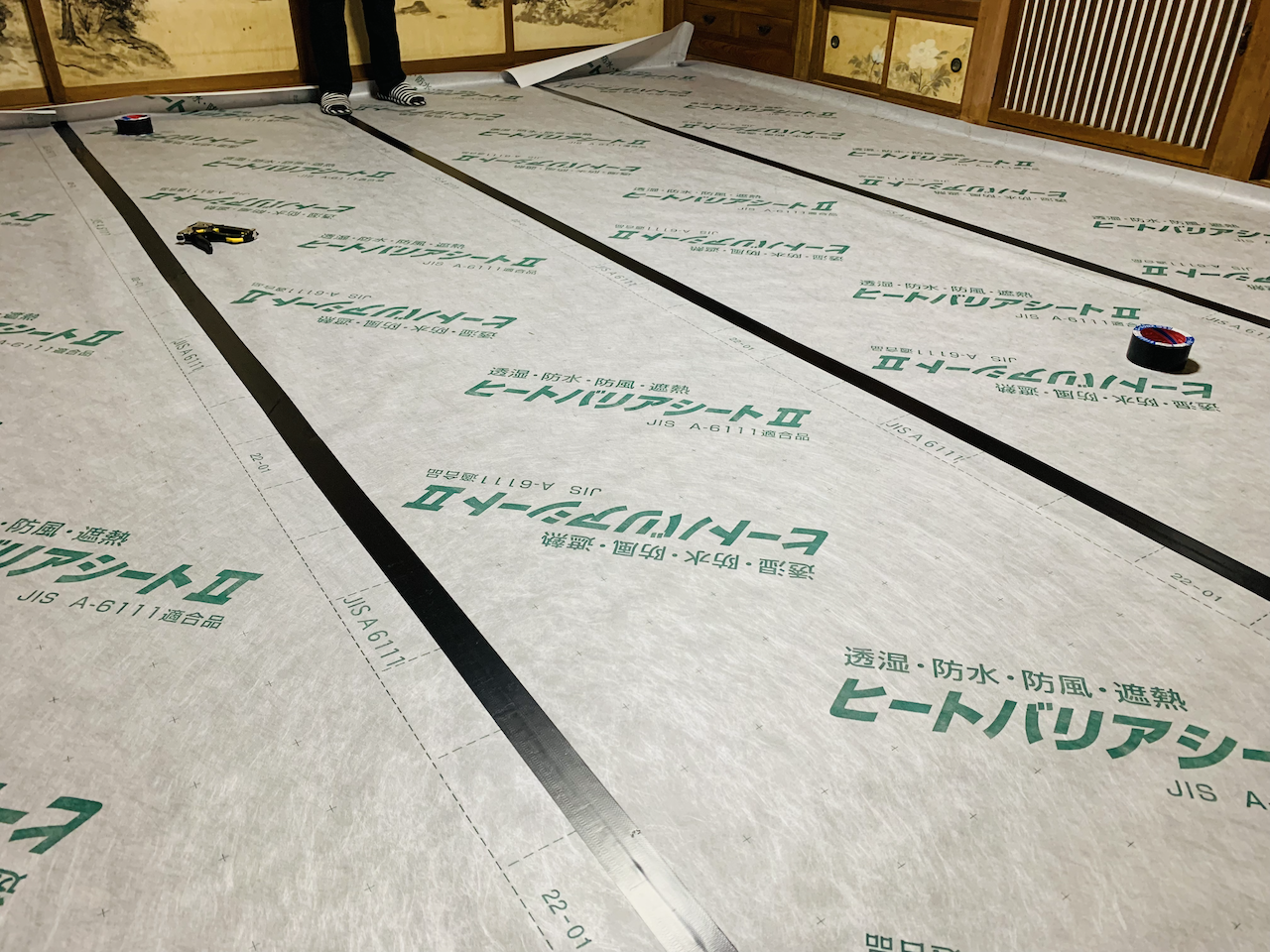 床 の 断熱 シート