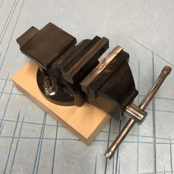 万力台 | CAINZ DIY Square
