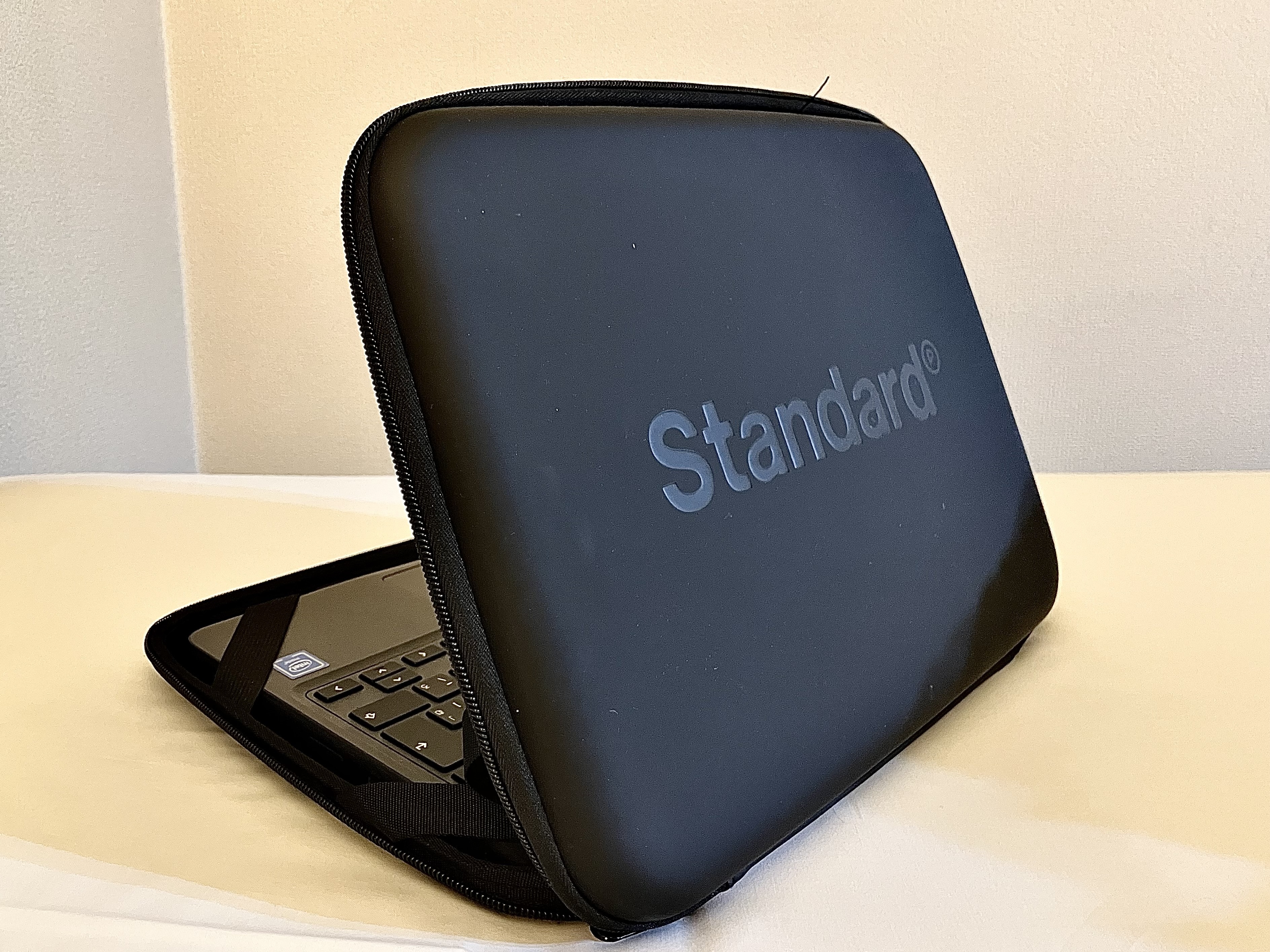 ミニサイズで持ち運び楽々⭐️新品SSD⭐️設定済⭐️社会人向け⭐️黒