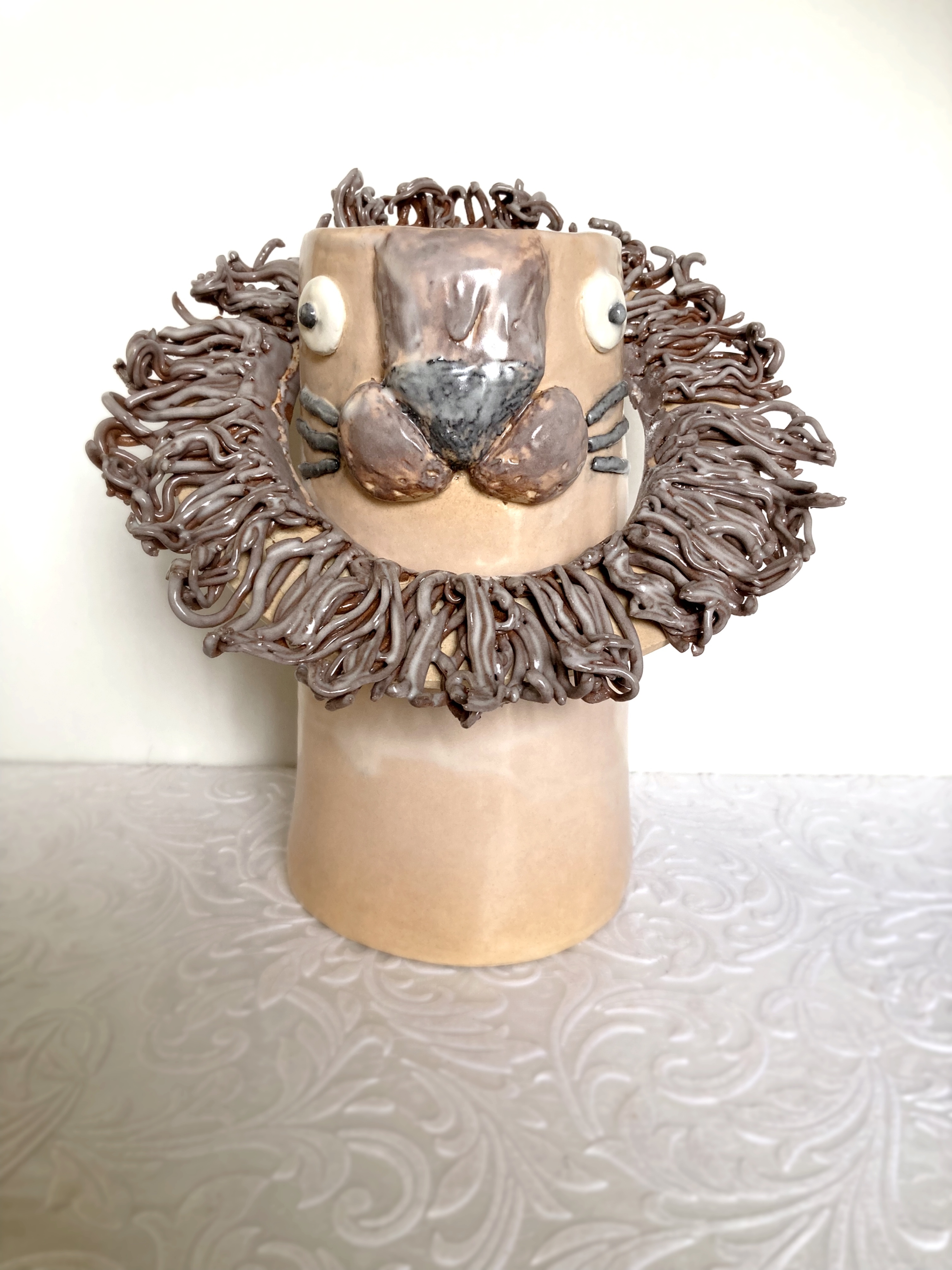 花瓶 ライオンの頭部 置物 陶芸 頭デッカチなライオンの花瓶 | CAINZ DIY Square