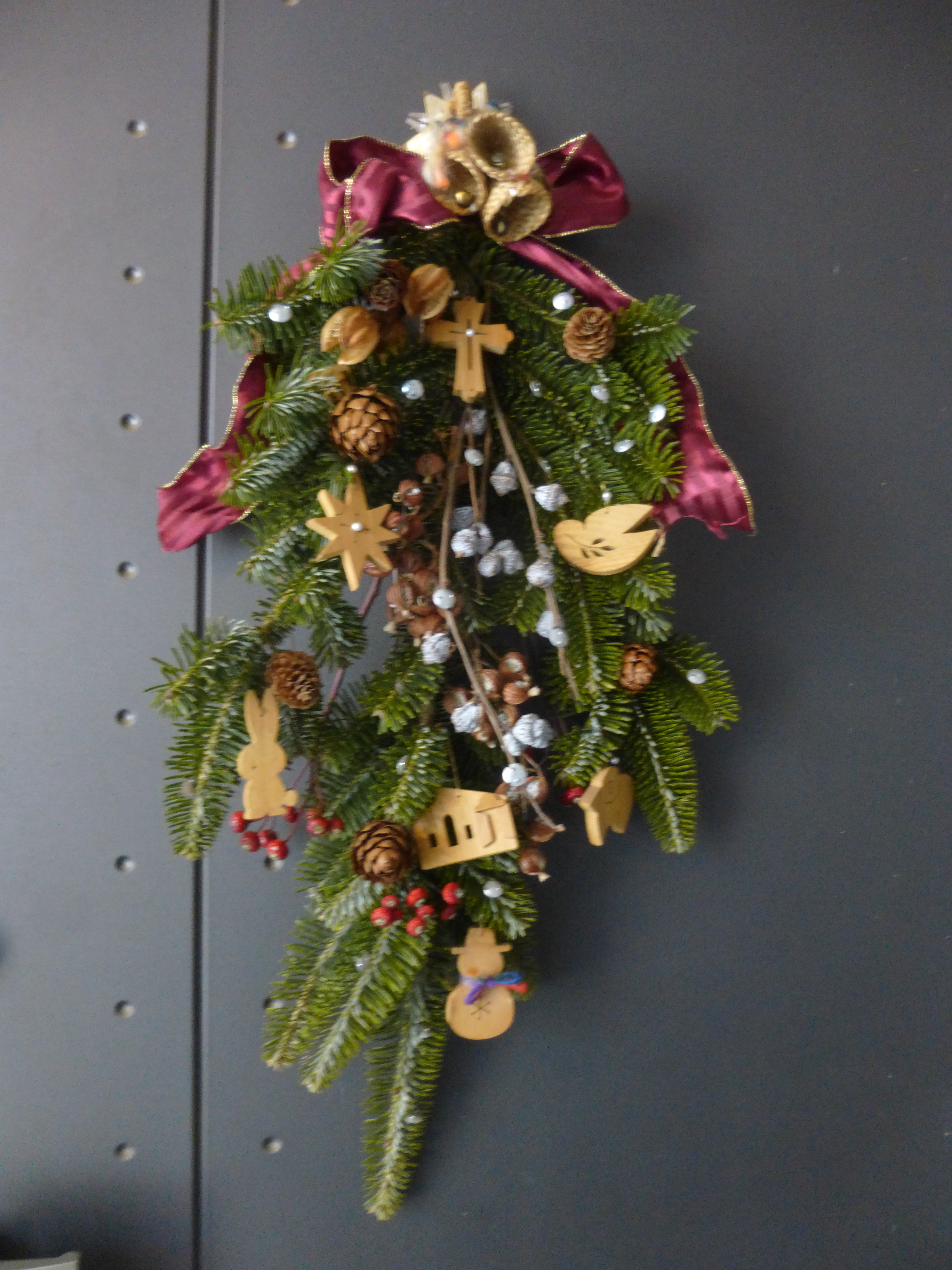 樅木の枝で・・・・・ | CAINZ DIY Square