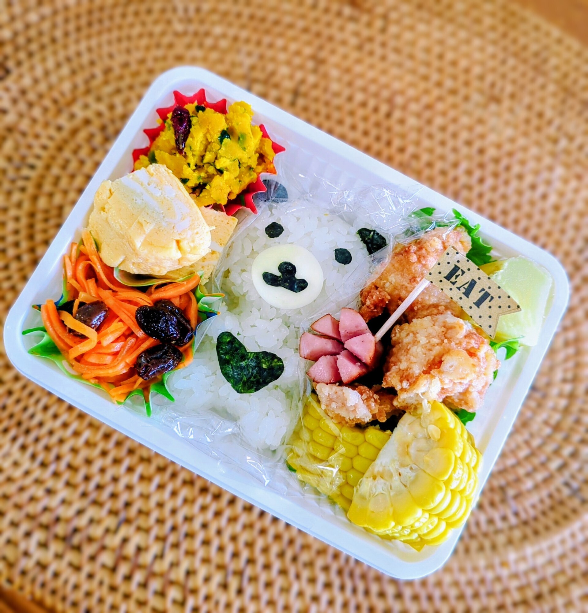 ◆オーダー用◆ダイカット 可愛い キャラお弁当 食いしん坊クマチャン 遠足 ◇オーダー用◇ダイカット 可愛い キャラお弁当 食いしん坊クマチャン