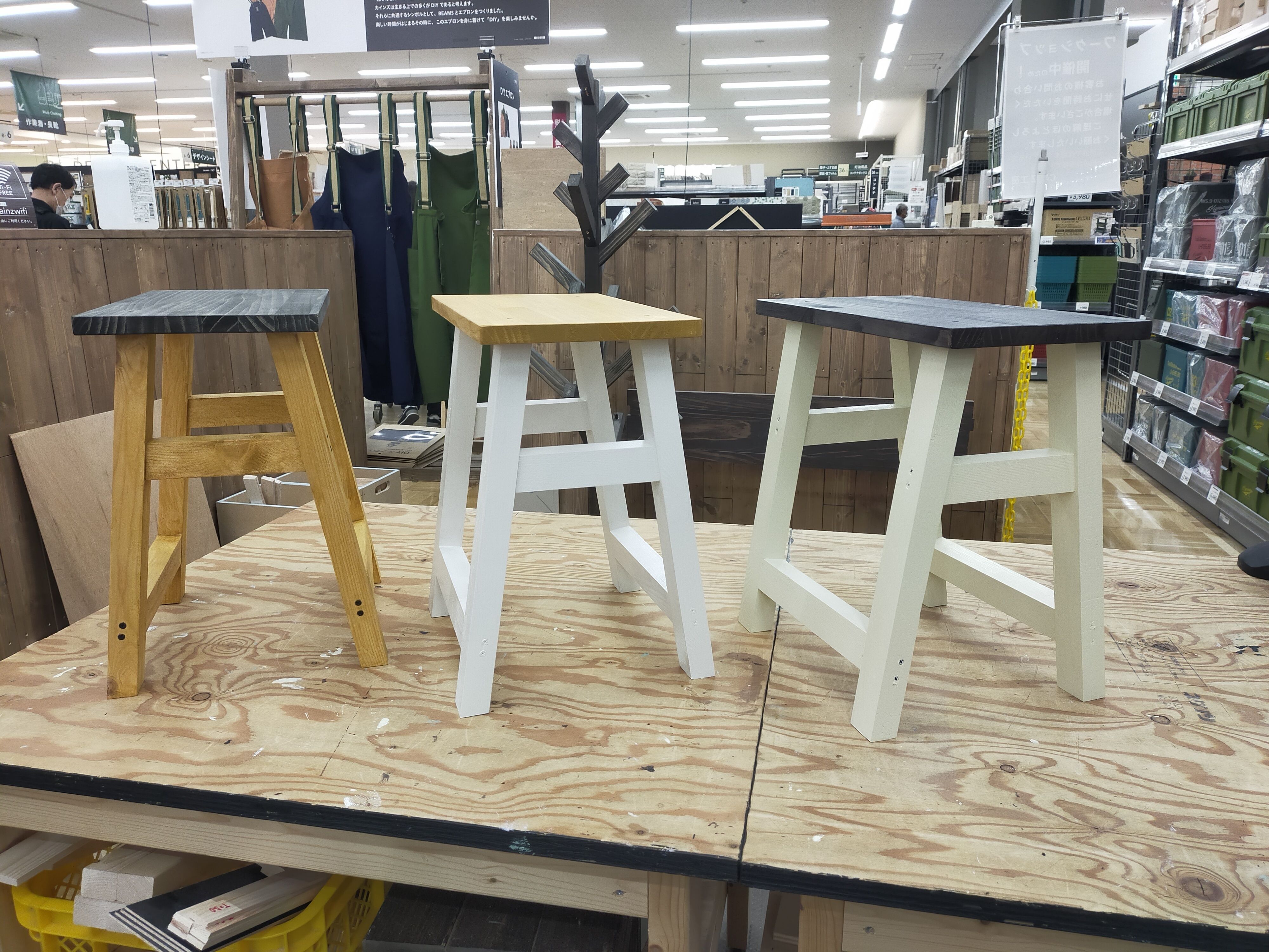 なおちゃん❤️机　アンティークミシン　椅子　レースの飾り４点セットブライス なおちゃん様専用❤️机 アンティークミシン 椅子 レースの飾り