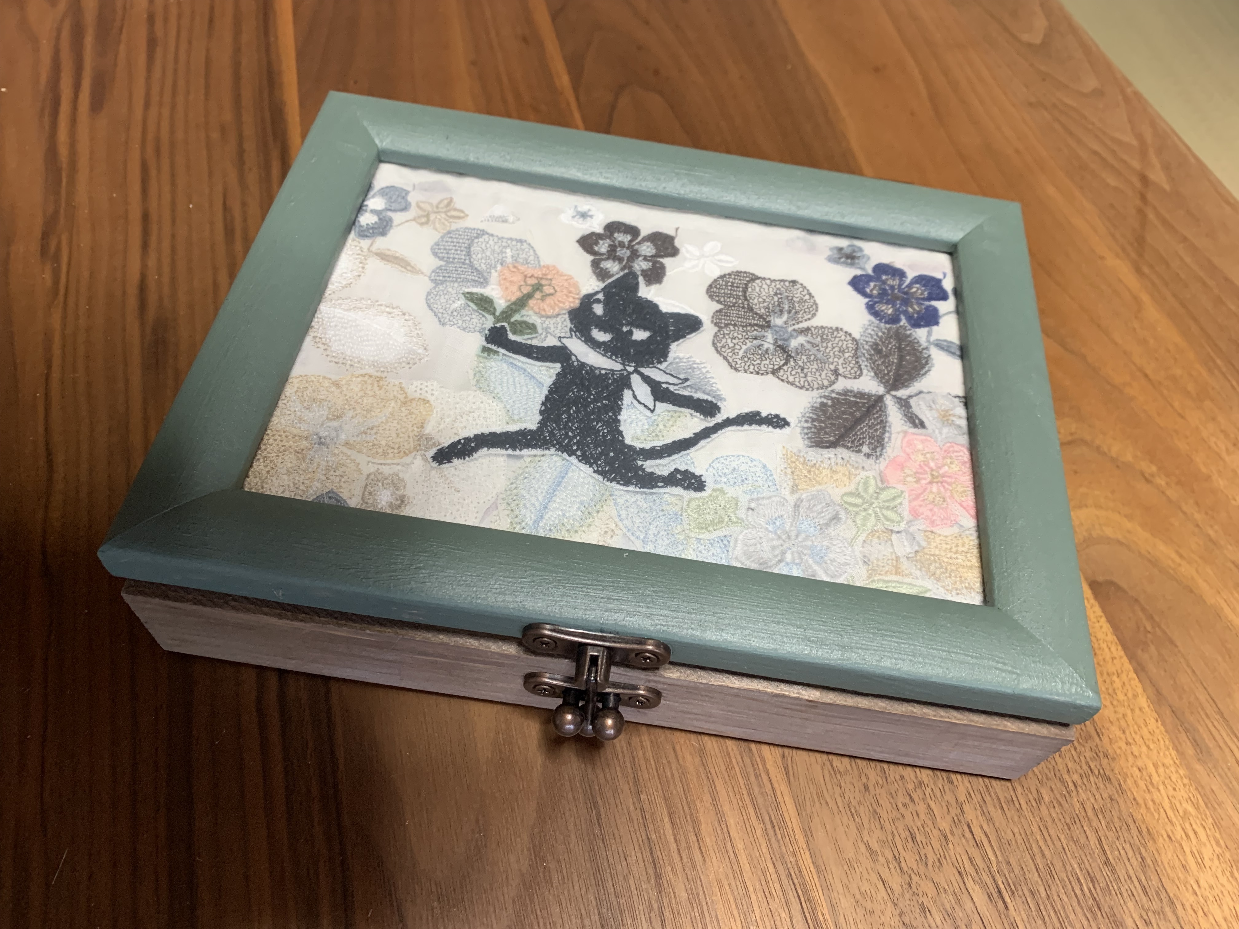 なな❣️アンティーク調 ダストBOX 物入 収納 ドールペイントヴィンテージ なな❣️アンティーク調 ダストBOX 物入 収納 ドールペイント