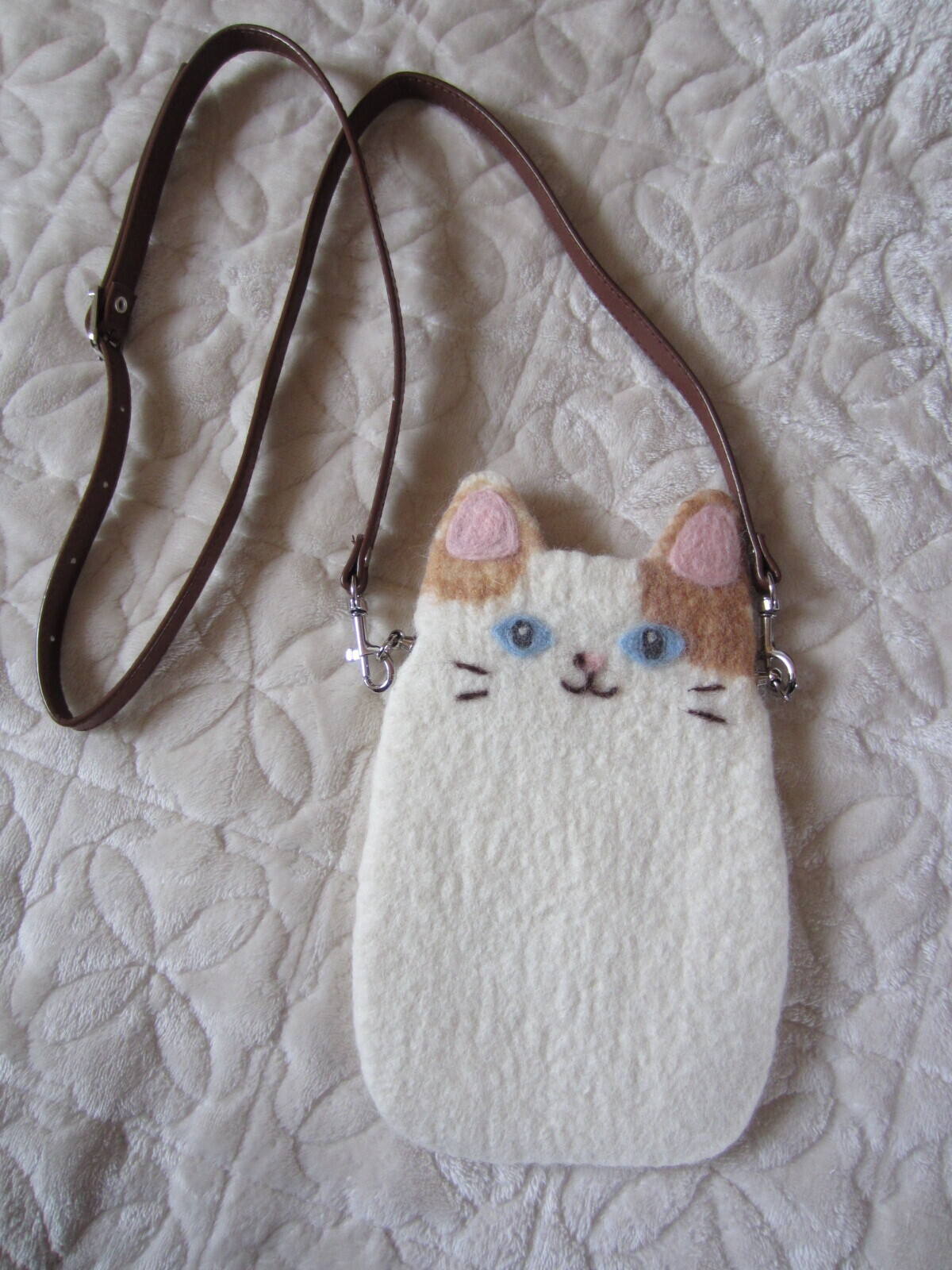 羊毛フェルトで猫のスマートフォンケース | CAINZ DIY Square