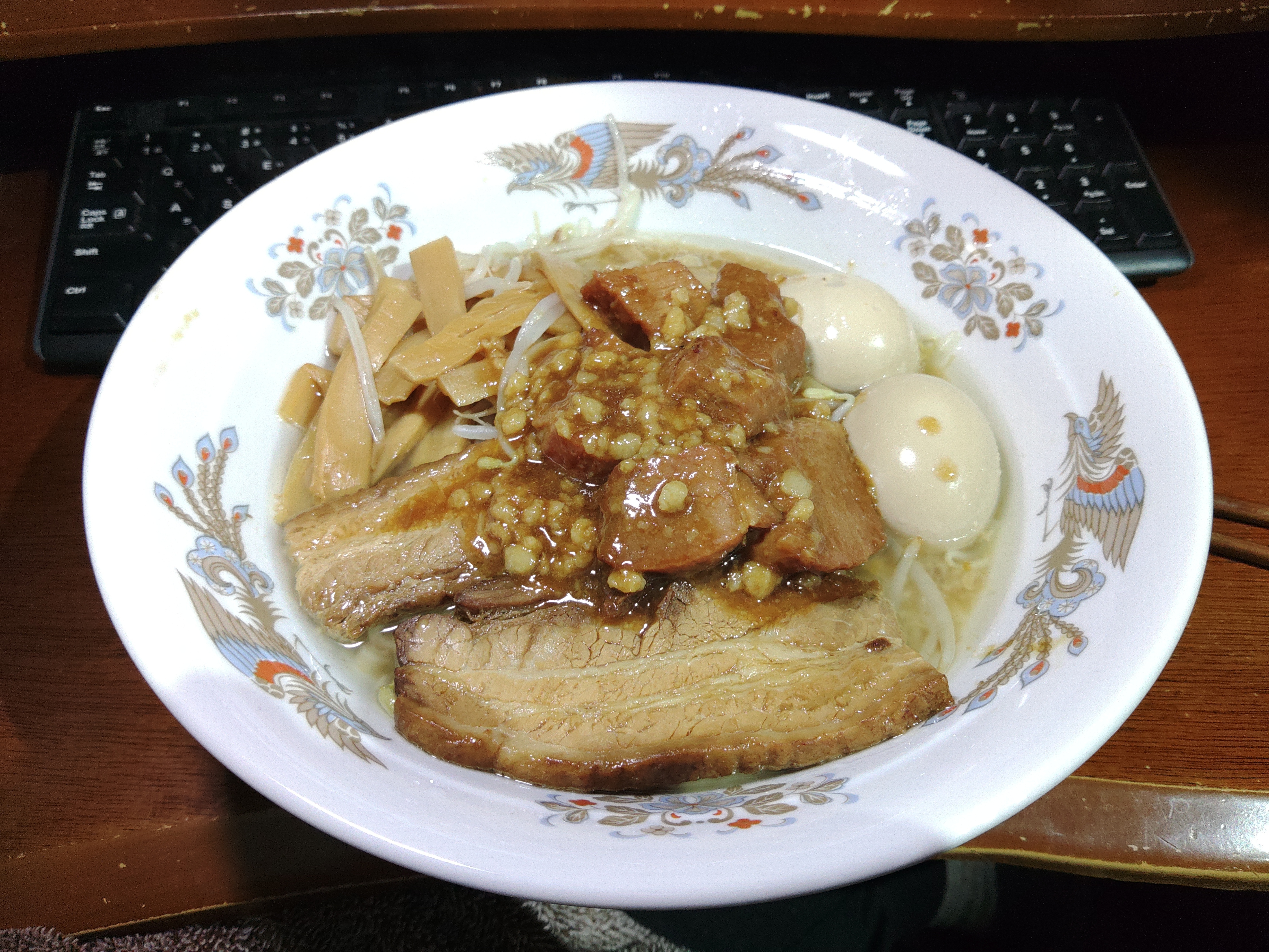 セブン-イレブンのプレミアムな豚ラーメン | TORQUE STYLE