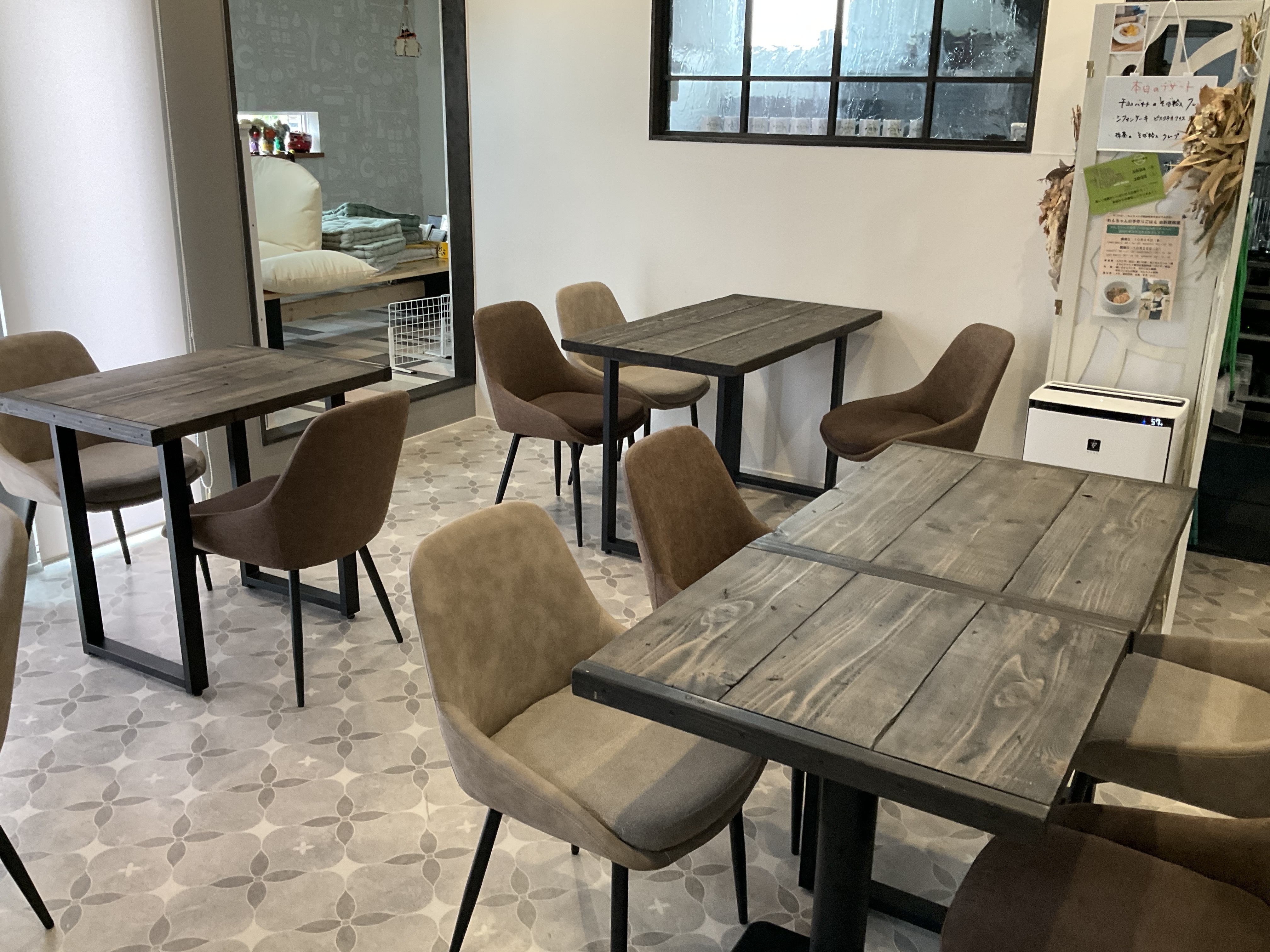 カフェ用DIY】古材の足場板のテーブル4個 | CAINZ DIY Square