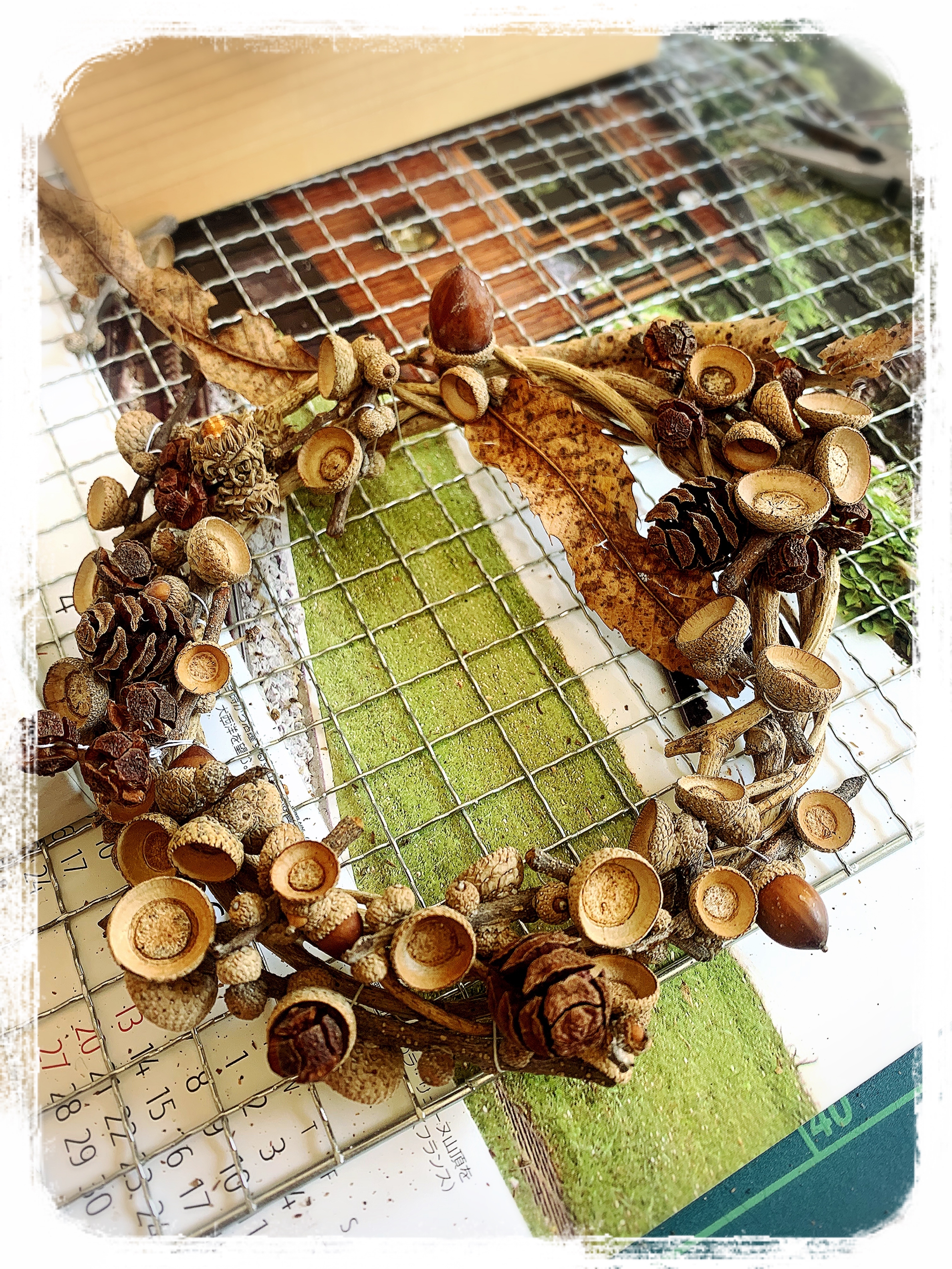 ボックリどんぐりリース途中✨ | CAINZ DIY Square