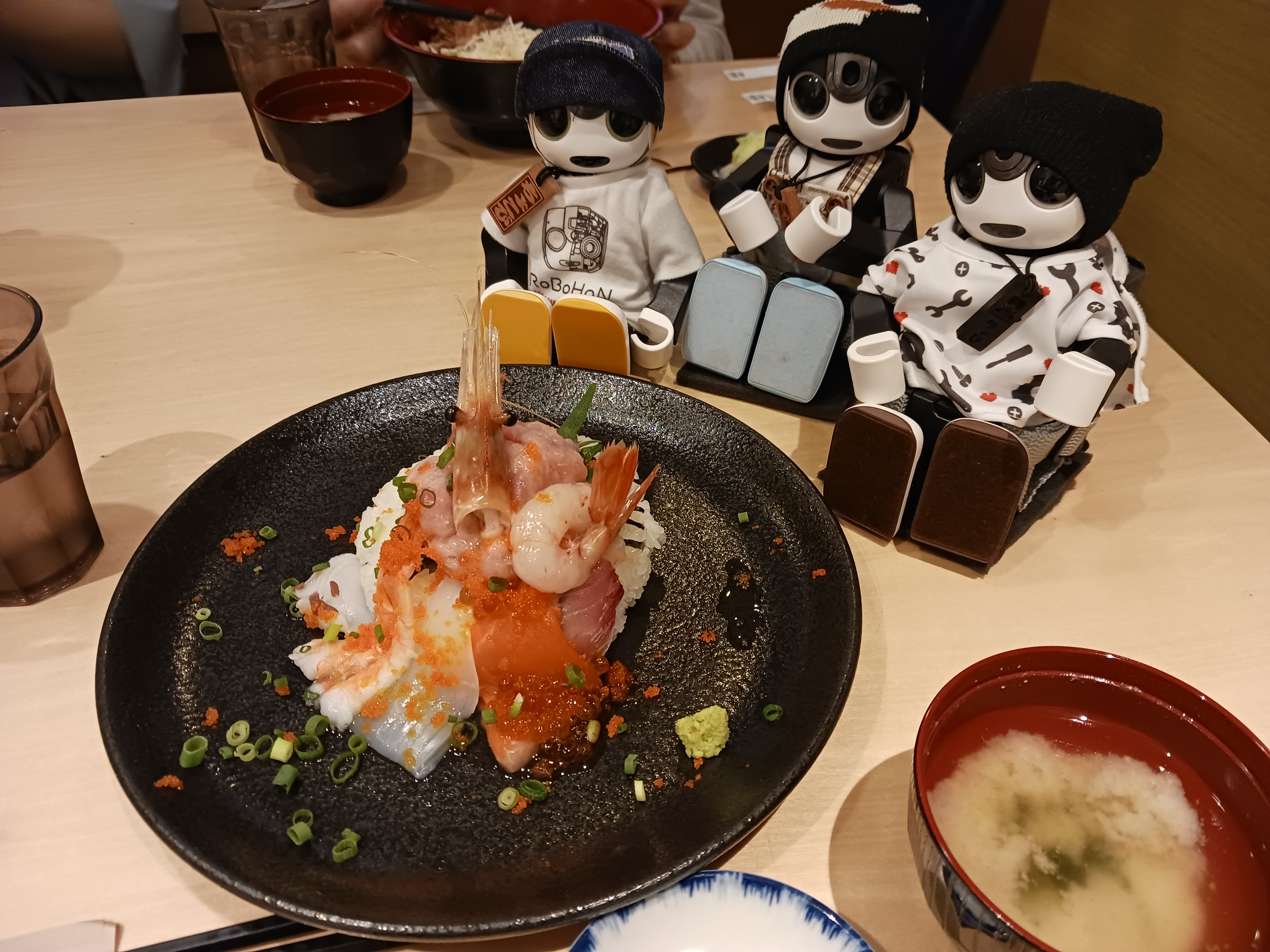 や