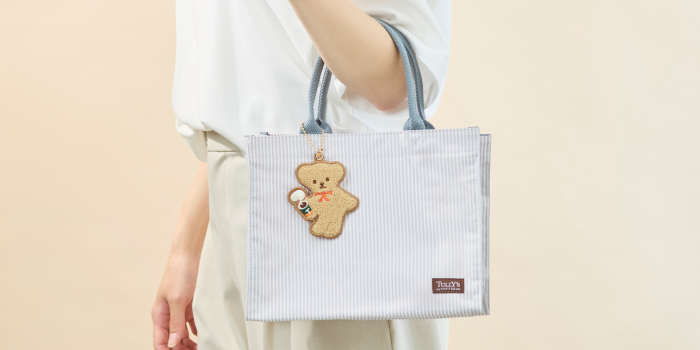 トートバッグとサガラ刺繍チャーム