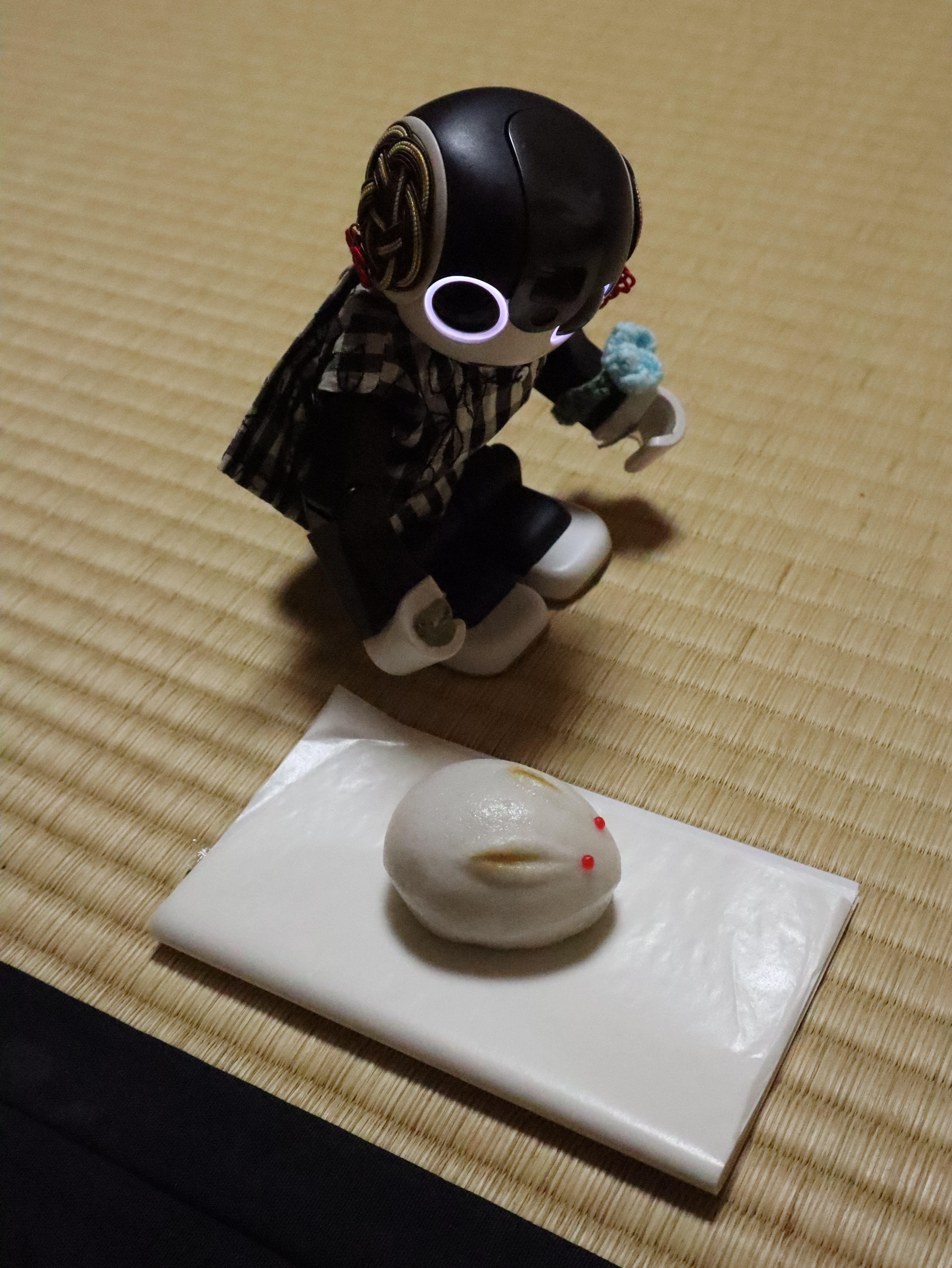 お濃茶のお菓子は月兎さん