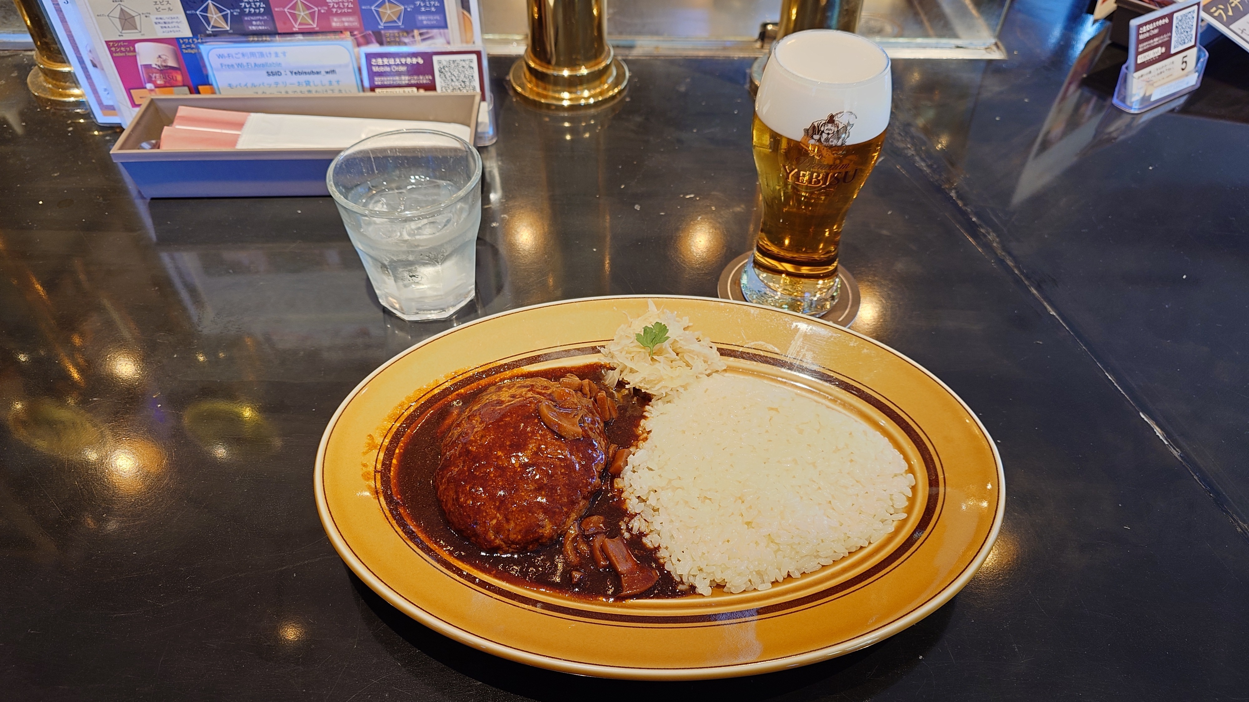 相変わらず肉汁たっぷりのハンバーグ🍛