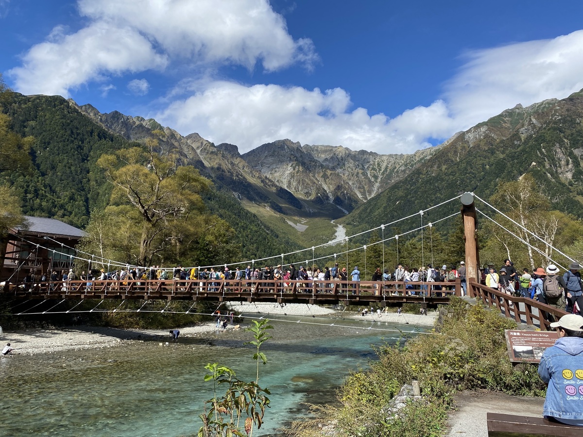 昨日は上高地へ。河童橋すごい人です。