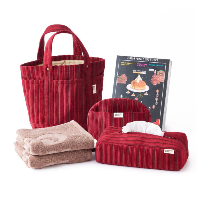 スタッフブログ「コメダのソファー柄」 | さんかく屋根の下