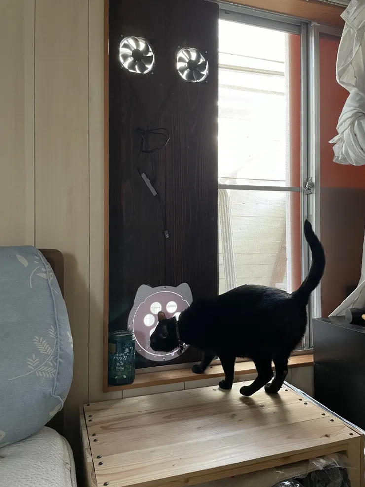 ベランダへ出る猫用通路　DIY