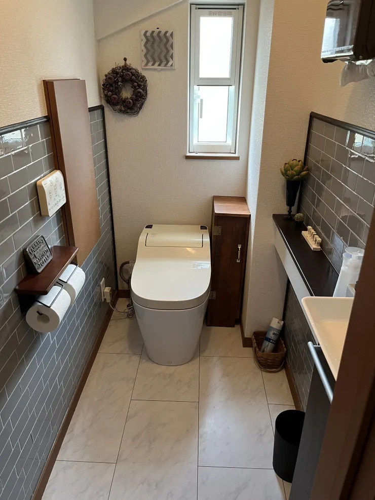 トイレ収納　タイルシール